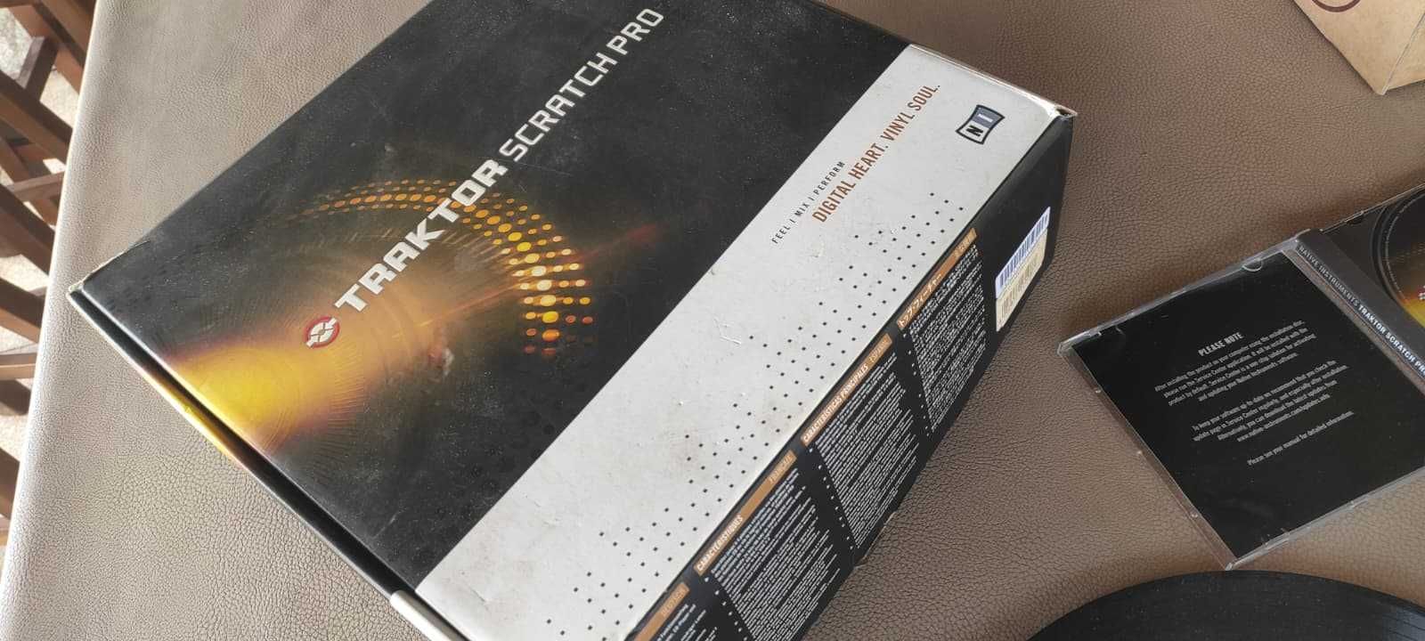 Native Instruments Traktor Scratch Pro Audio DJ 8 + X1