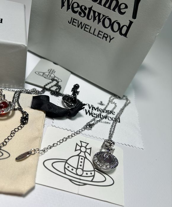 Підвіска Vivienne Westwood