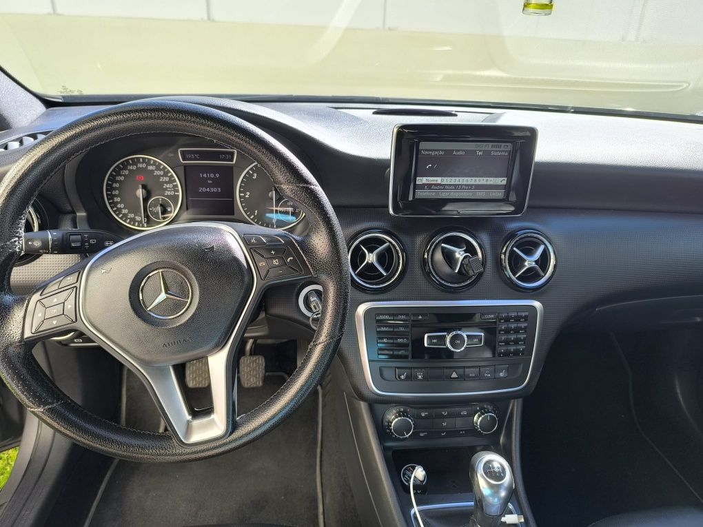 Mercedes-Benz A180