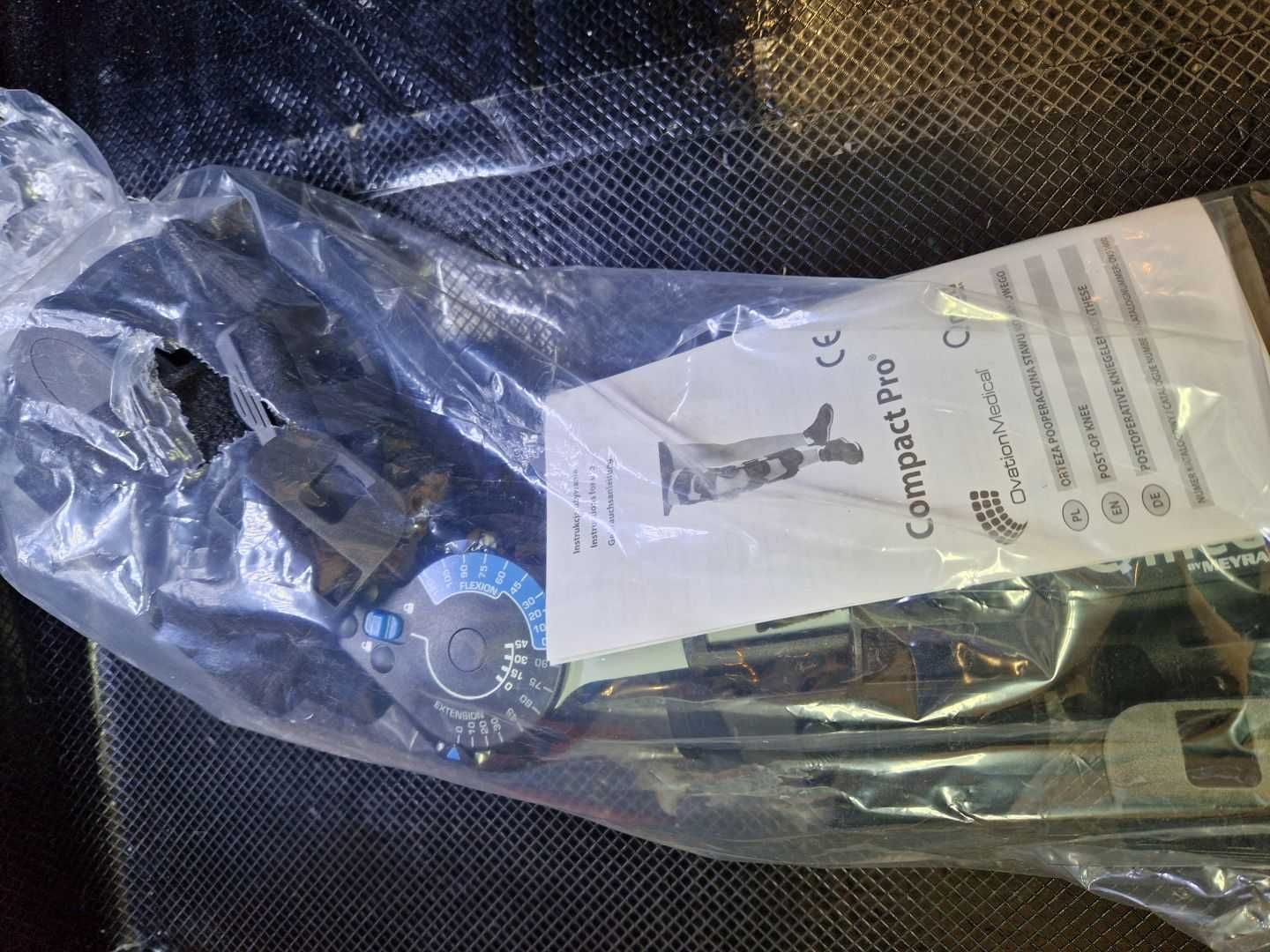 Orteza kolana Qmed Compact Pro - rozmiar uniwersalny