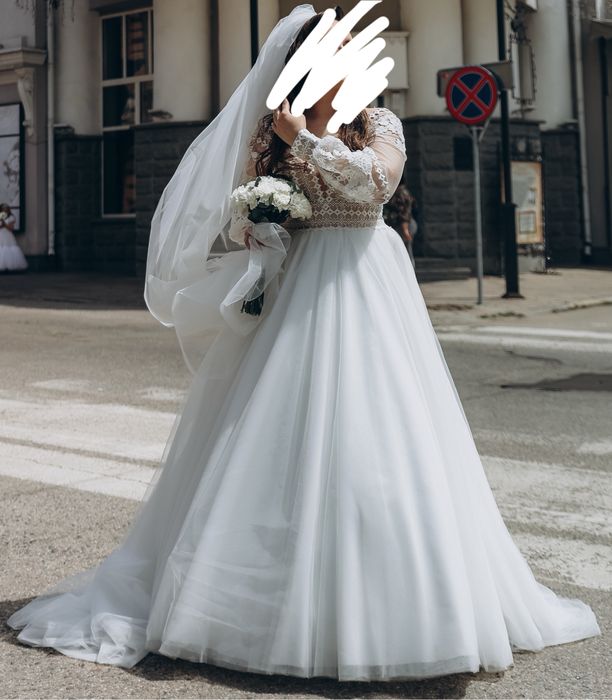 Весільна сукня білий айворі(не сніжно біла )