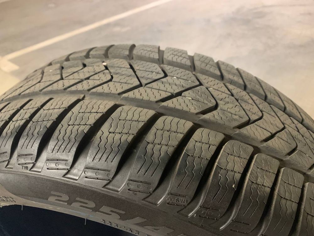 Opone zimowe Pirelli Sottozero 3 (2szt) i Nokian WR Snowproof (2szt)
