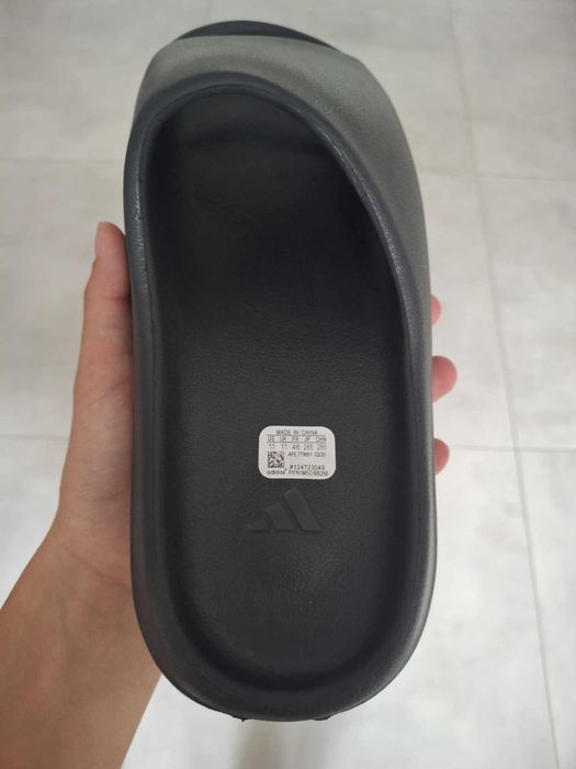 Adidas Yeezy Slide