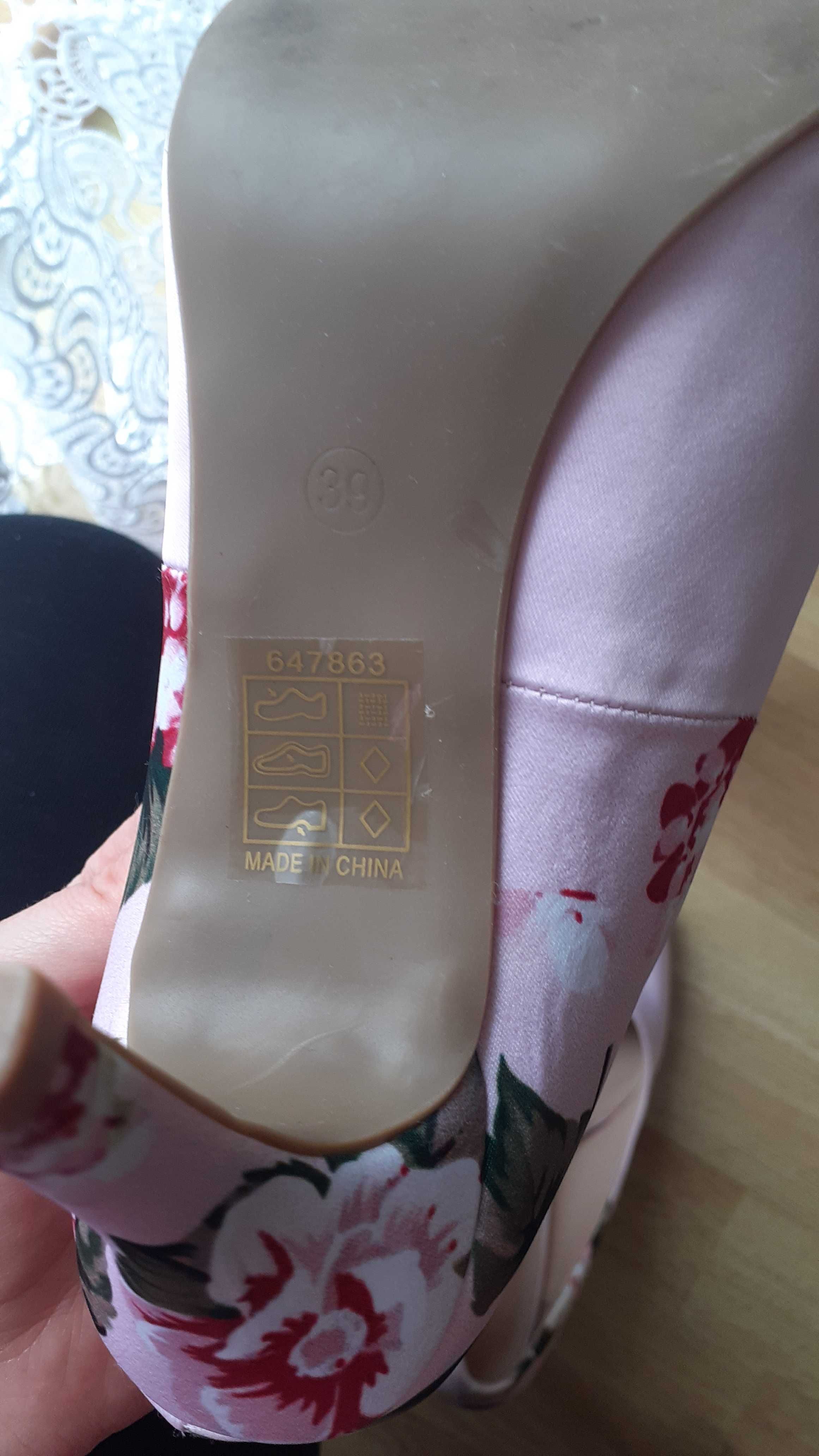 Szpilki czółenka różowe kwiaty bonprix
