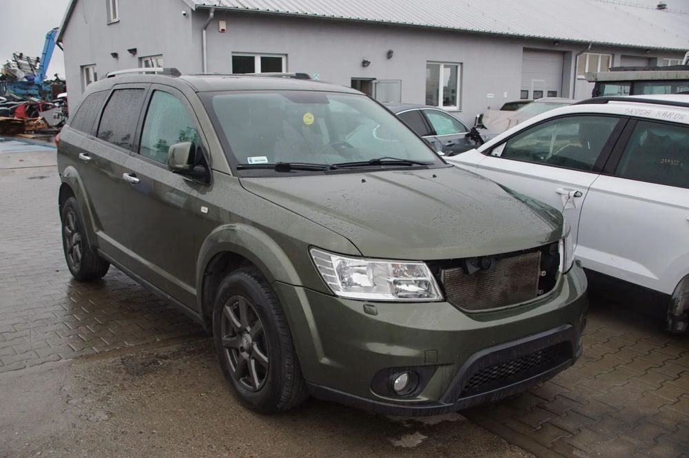 Auto na części - Fiat Freemont 2.0 Multijet 170 KM 71770239 55251728 370A 2013R Silnik Skrzynia Drzwi Szyba Zderzak Błotnik Klapa Maska Lampa Lusterko Deska Kokpit Sterownik Moduł Czujnik Licznik Wyświetlacz Kierownica