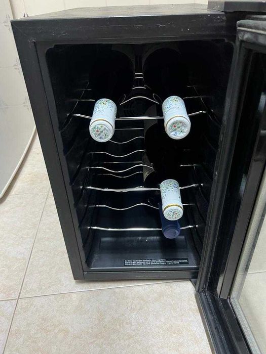 Garrafeira Saivod (Capacidade 6 garrafas)