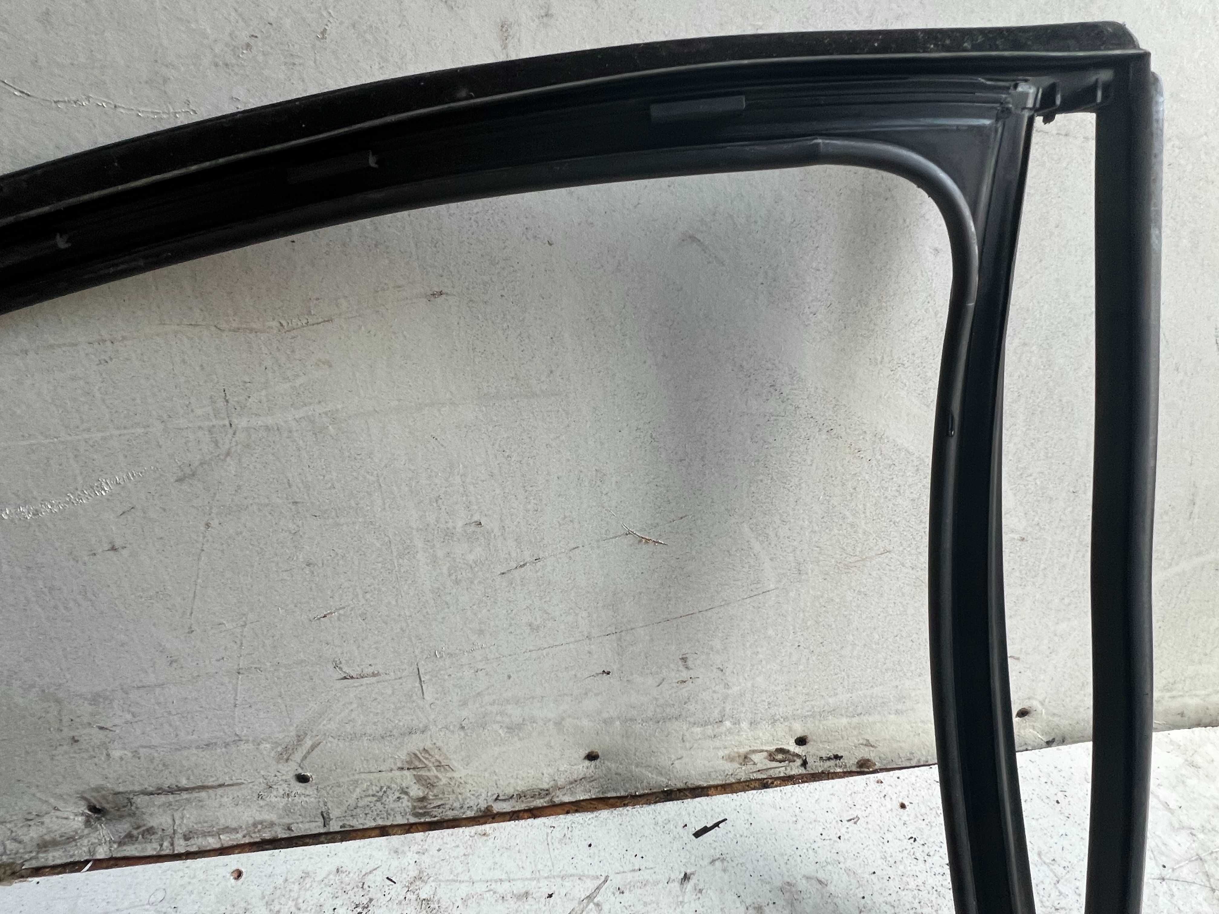 Volkswagen Passat B6 Sedan Mała Szyba Uszczelka Lewa Tylna Lewy Tył LT