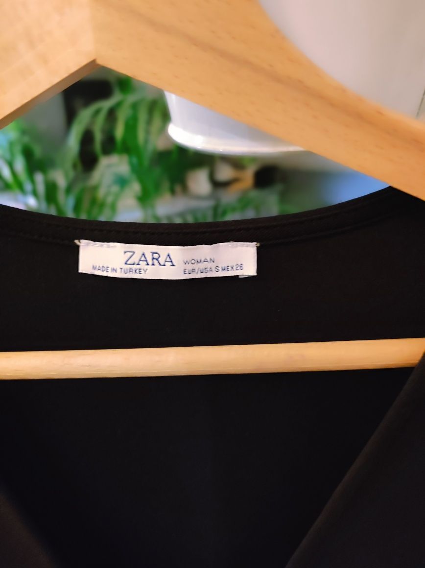 Sukienka czarna firmy Zara