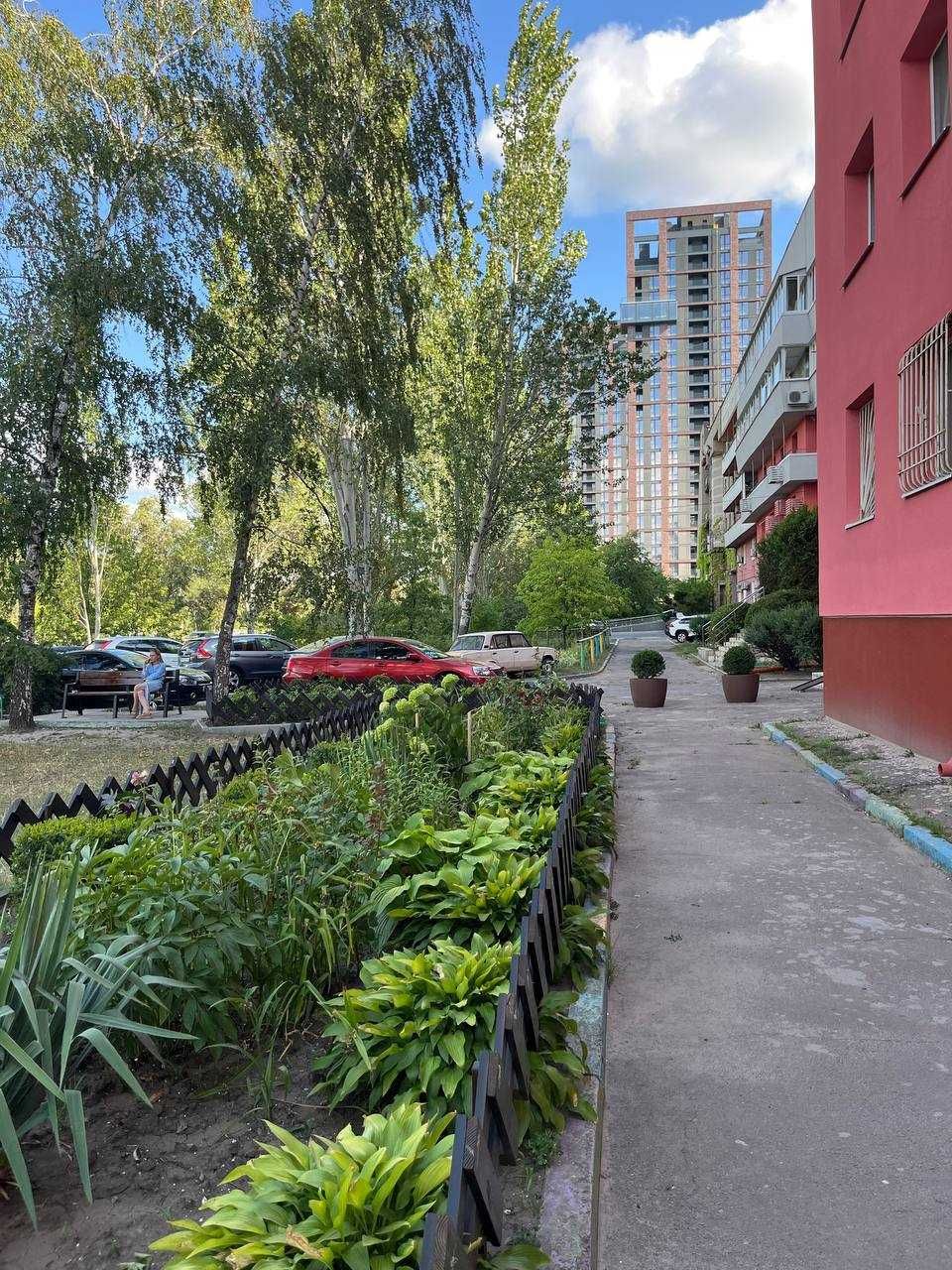 Продам 1 комн ЖМ Победа рядом  б. Славы с капремонтом, кирпичный дом