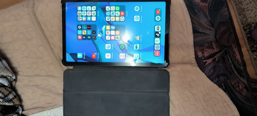 Планшет Huawei Mate pad,повний комплект,усе працює