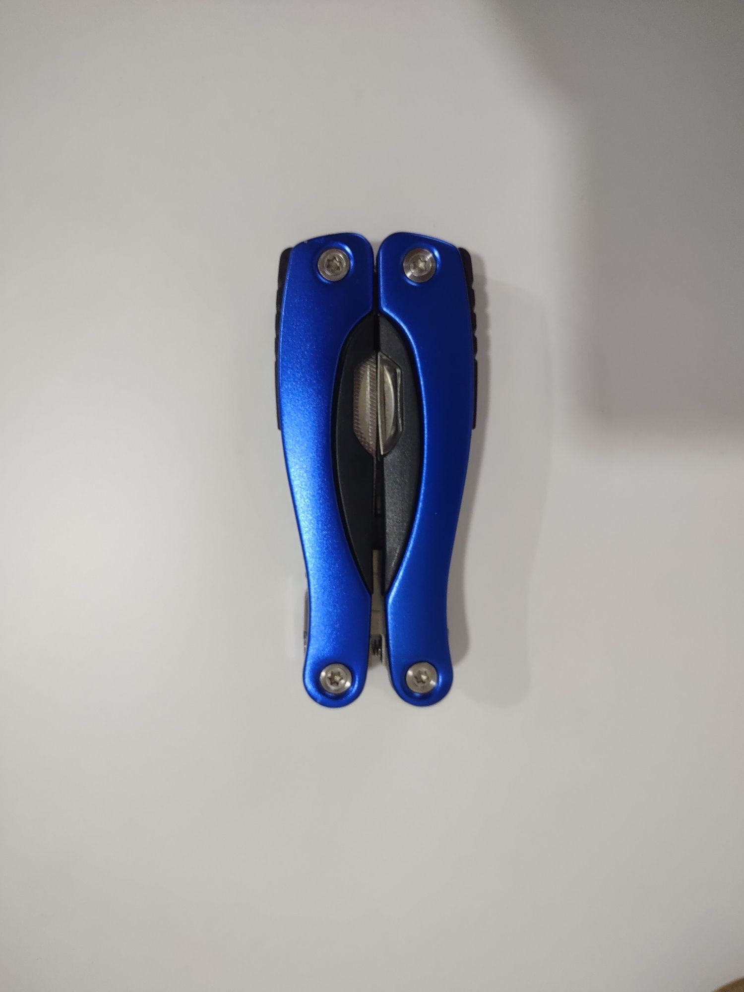 Multitool z pokrowcem