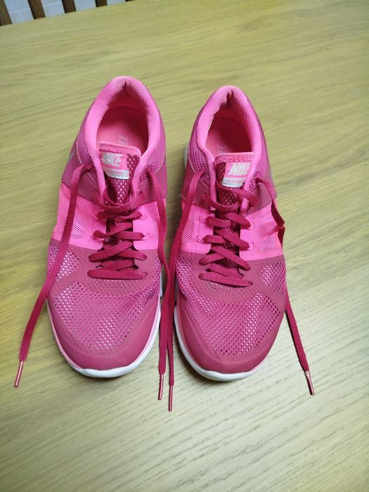 Ténis Nike Flex Runner - mulher