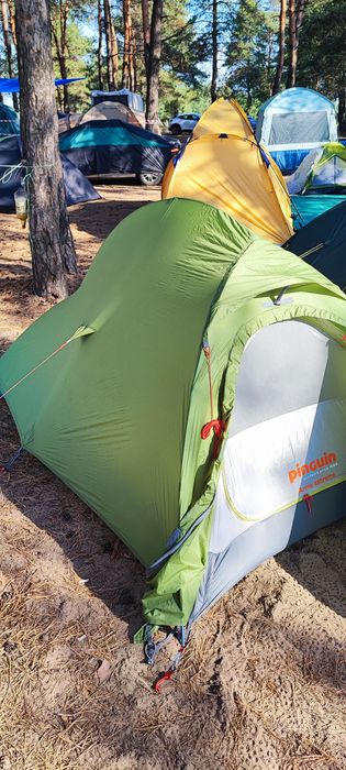 Намет двомісний Pinguin Arris Extreme для екстремальних погодних умов.