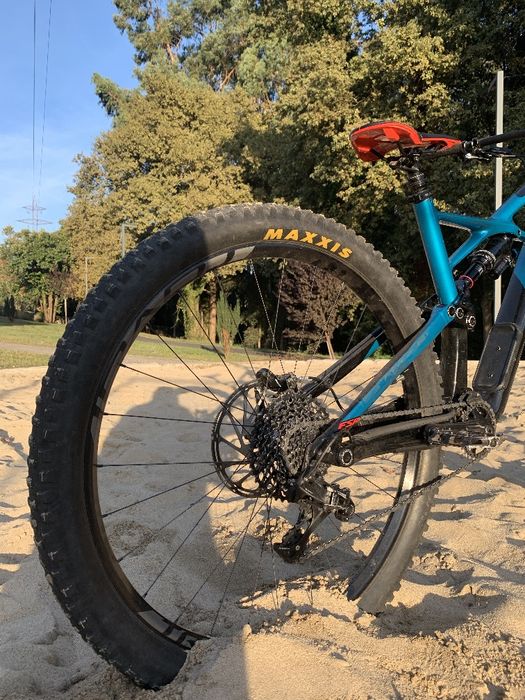 Vendo urgente specialized enduro elite carbon de 2017
