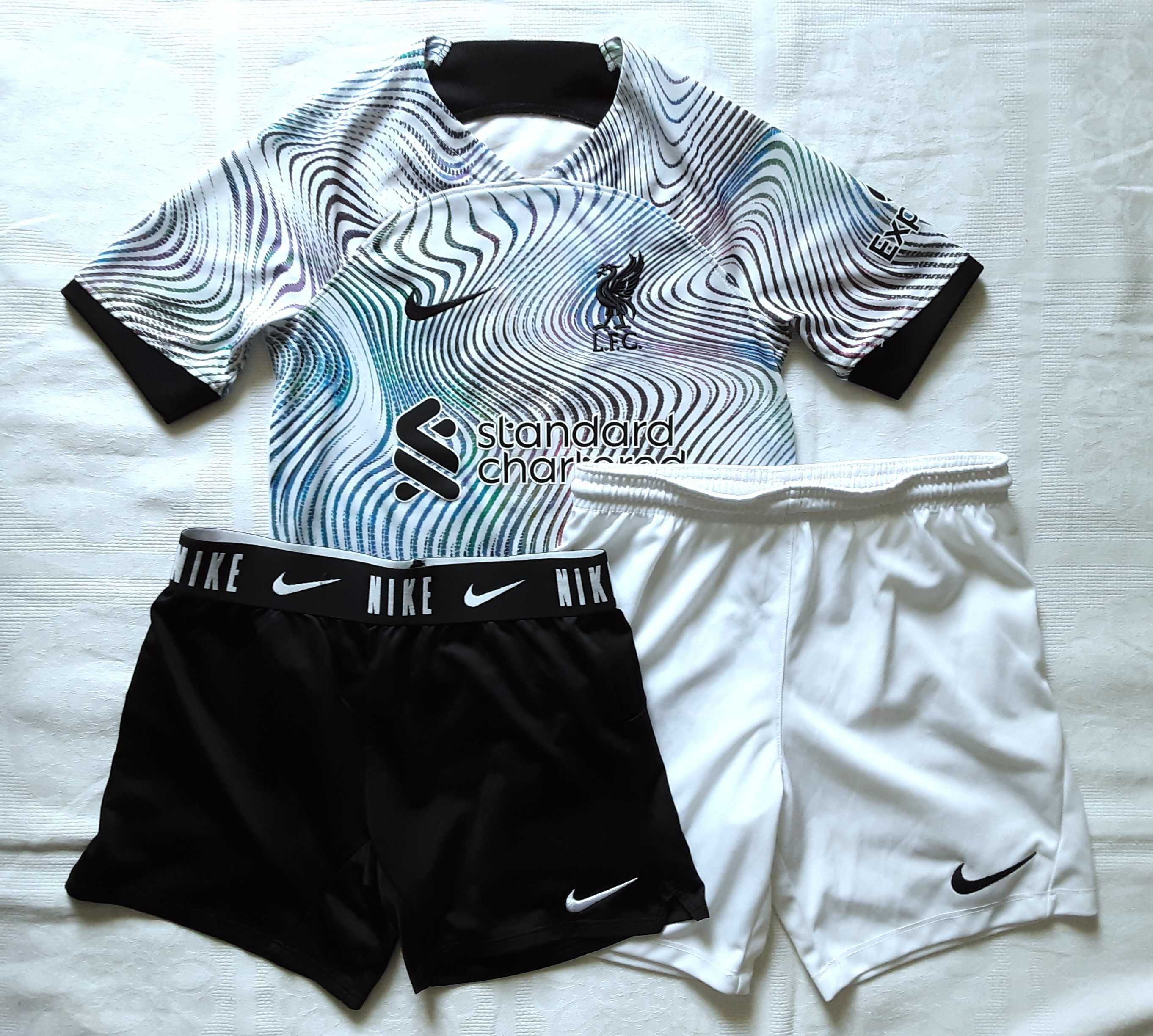128- 134 strój sportowy piłkarski Nike Liverpool komplet