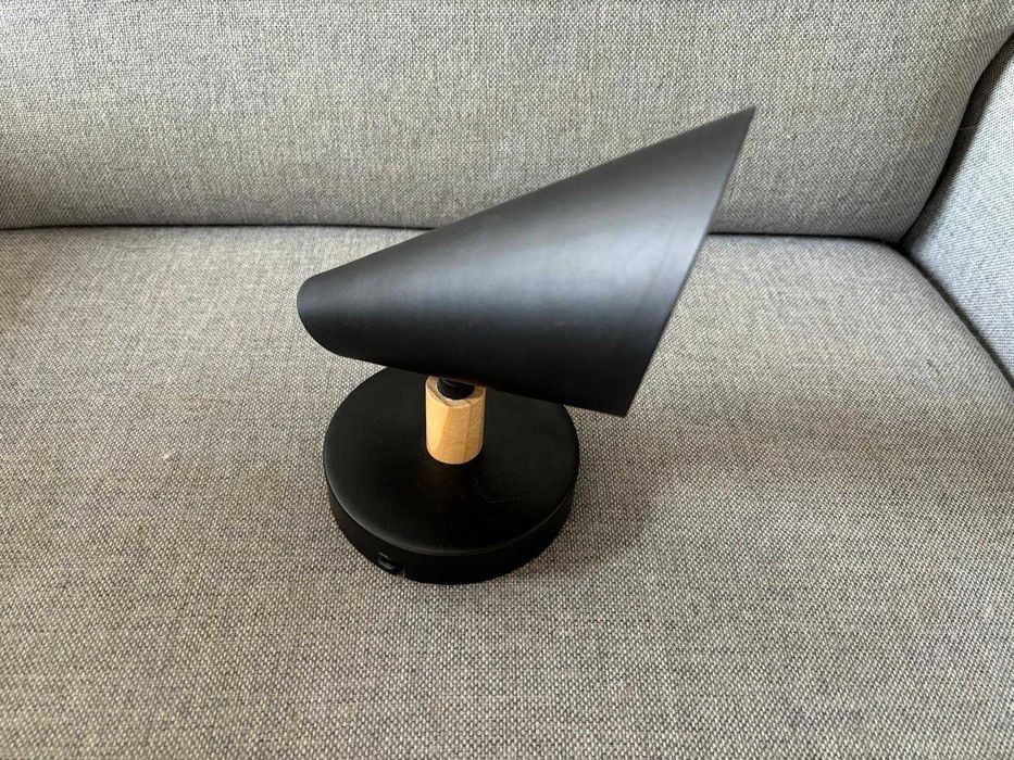 Aplique de parede preto + madeira