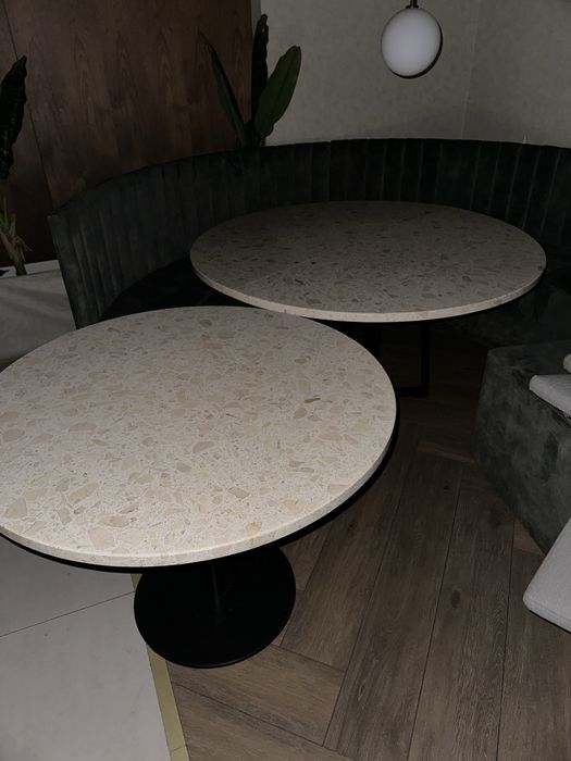 Mesas e sofas como novos