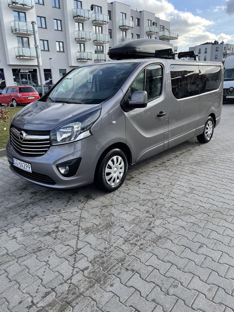 Wynajem busa, 9 osobowy, Vivaro, Trafic