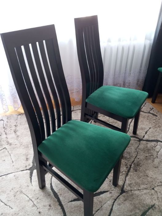 Stół rozkładany i 4 krzesła