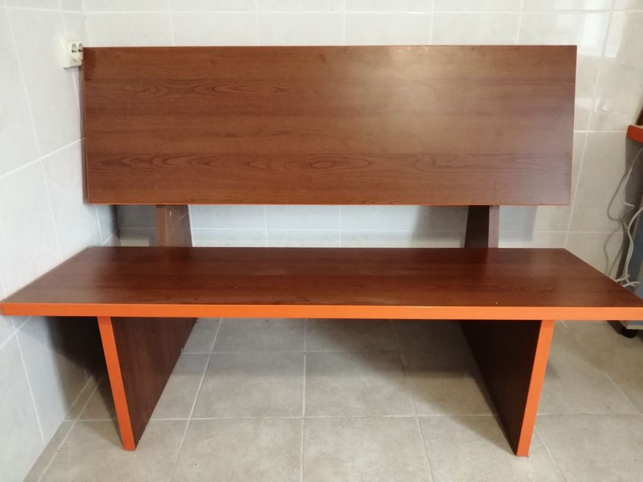 Обідній стіл з лавкою