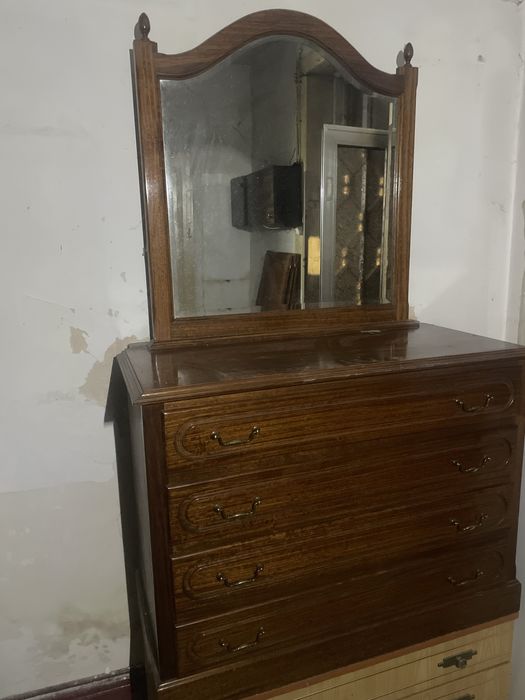 Cômoda c/ 4gavetas Castanha