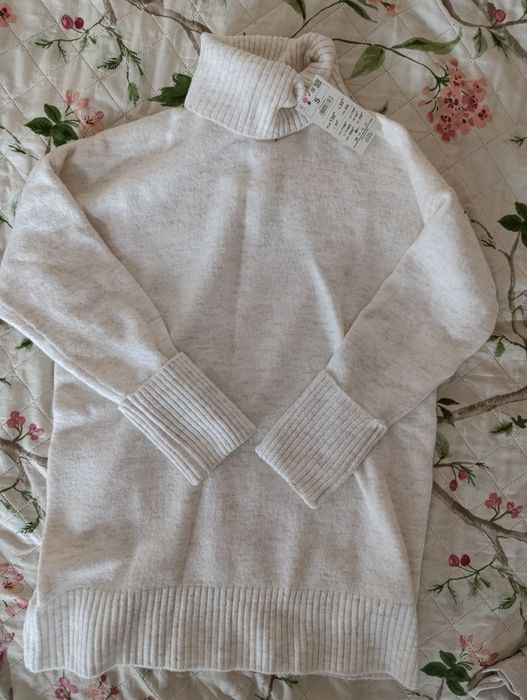 Ciepły sweter na zimę z golfem golf Reserved nowy