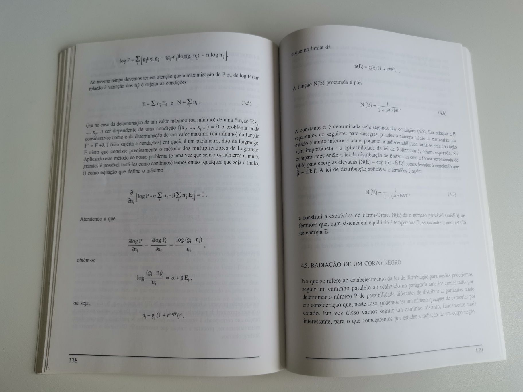 Introdução À Física Quântica e estatística