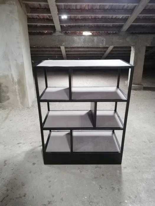 Pequenos móveis (biombo, estante)