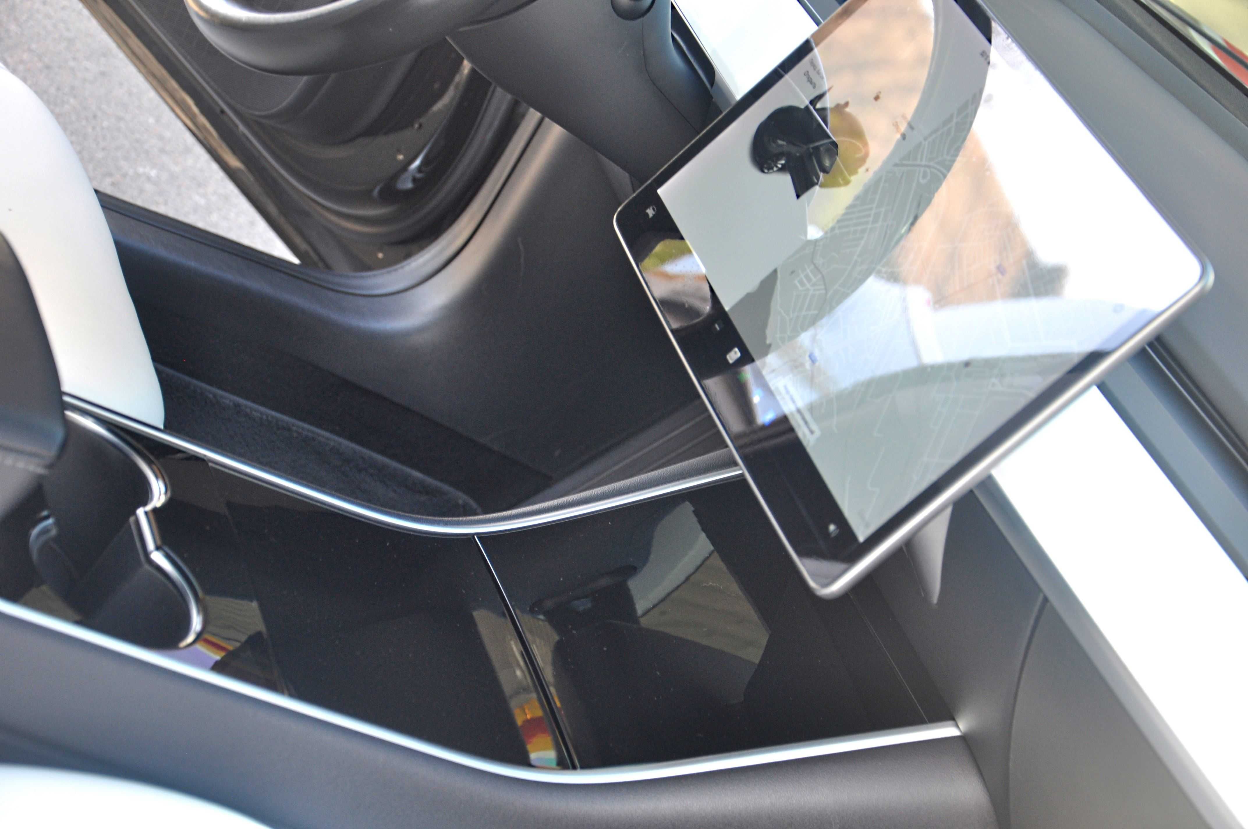 Tesla Model 3 2018 • Long Range 80.5 kWh Dual Motor (441 к.с.) AWD