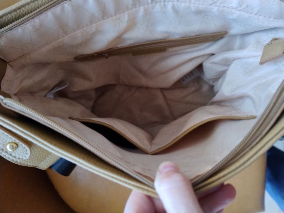 Torebka. listonoszka Nobo