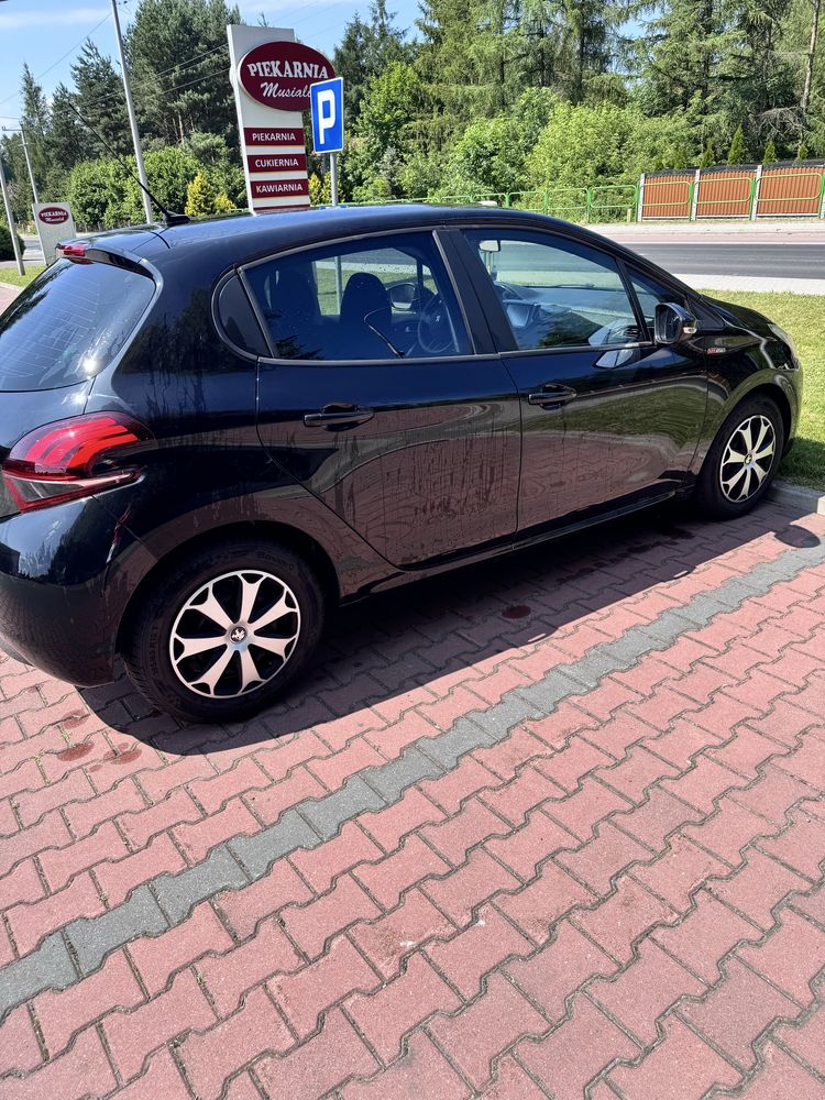 Peugeot 208 1.6hdi 100km