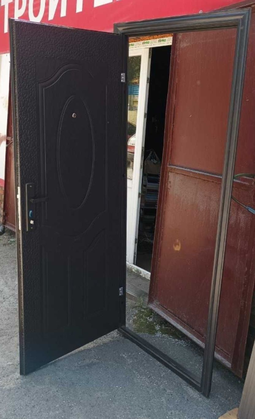 E40M вхідні металеві двері/двери для забудовників оптом Китайські