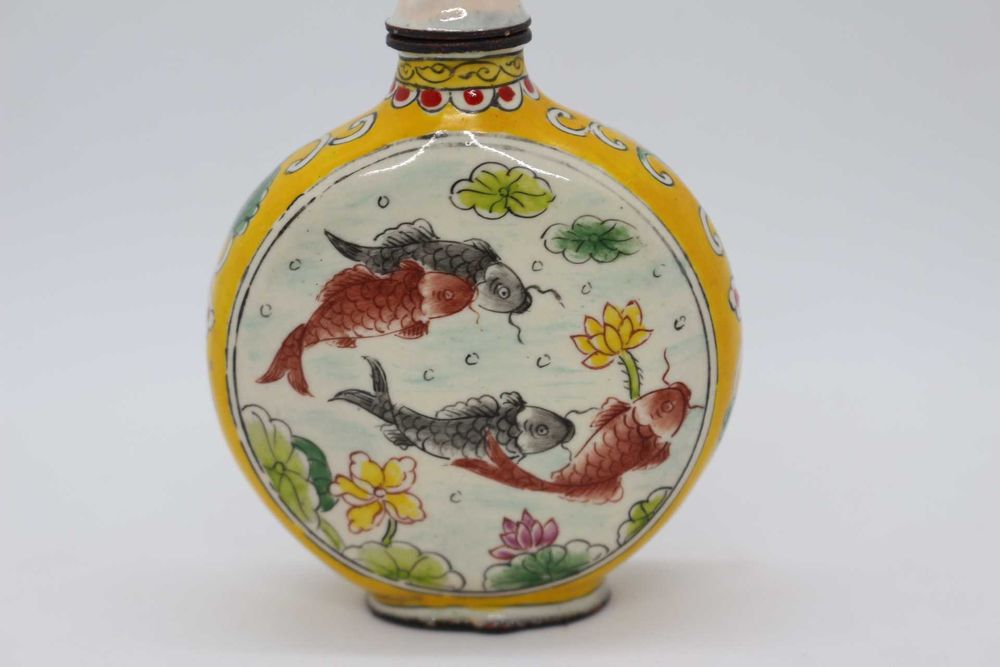 Antiga Snuff Bottle Esmaltada Pintada a Mão Carpas