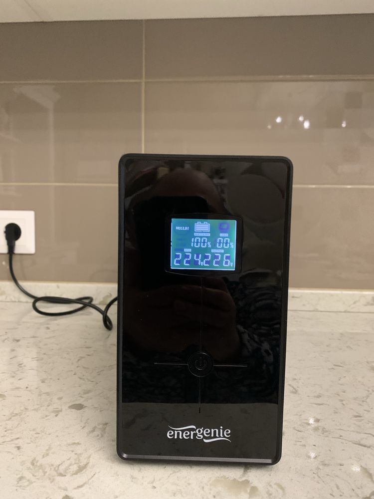 ДБЖ EnerGenie Pro 1500 VA LCD