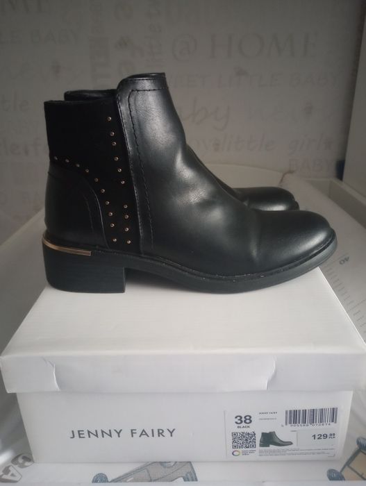 Krótkie kozaczki dodatki złote ocieplane