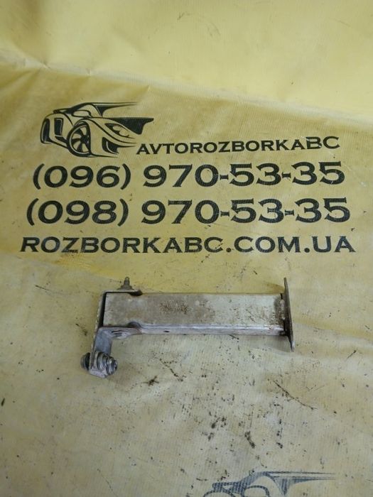 Кронштейн усилителя бампера Audi Q7 2016 перед. лев.