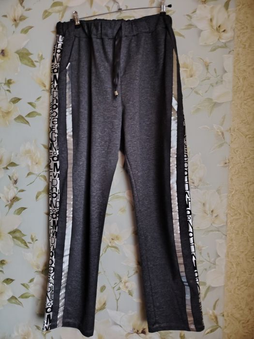 Костюм женский спортивный с лампасами XL-XXL Italy