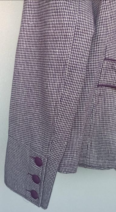 Casaco muito elegante tipo blazer, em branco e roxo/lilás - tamanho L