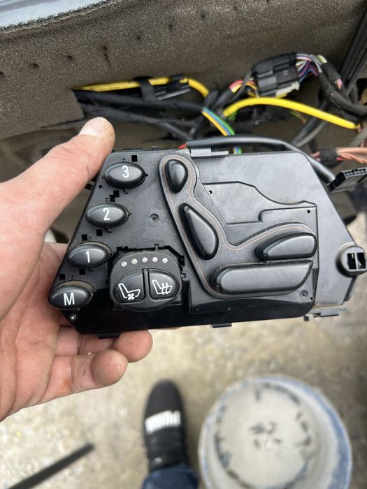 Блоки управліня сідушками мерседес w220 багато інших блоків