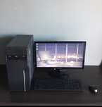 Komputer stacjonarny + monitor + klawiatura