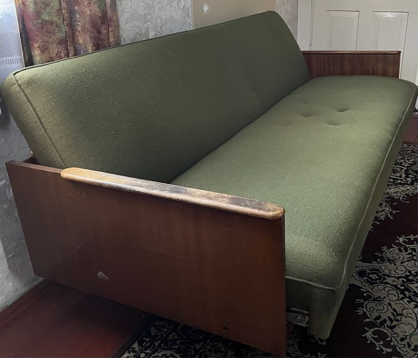 Sofa kanapa PRL rozkładana z pojemnikiem