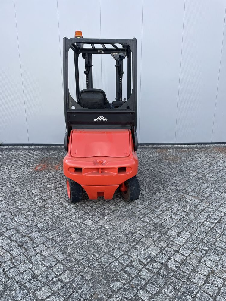 Empilhador eletrico linde E20