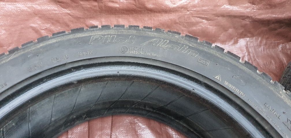 2 opony zimowe Michelin Alpina pilot R17
