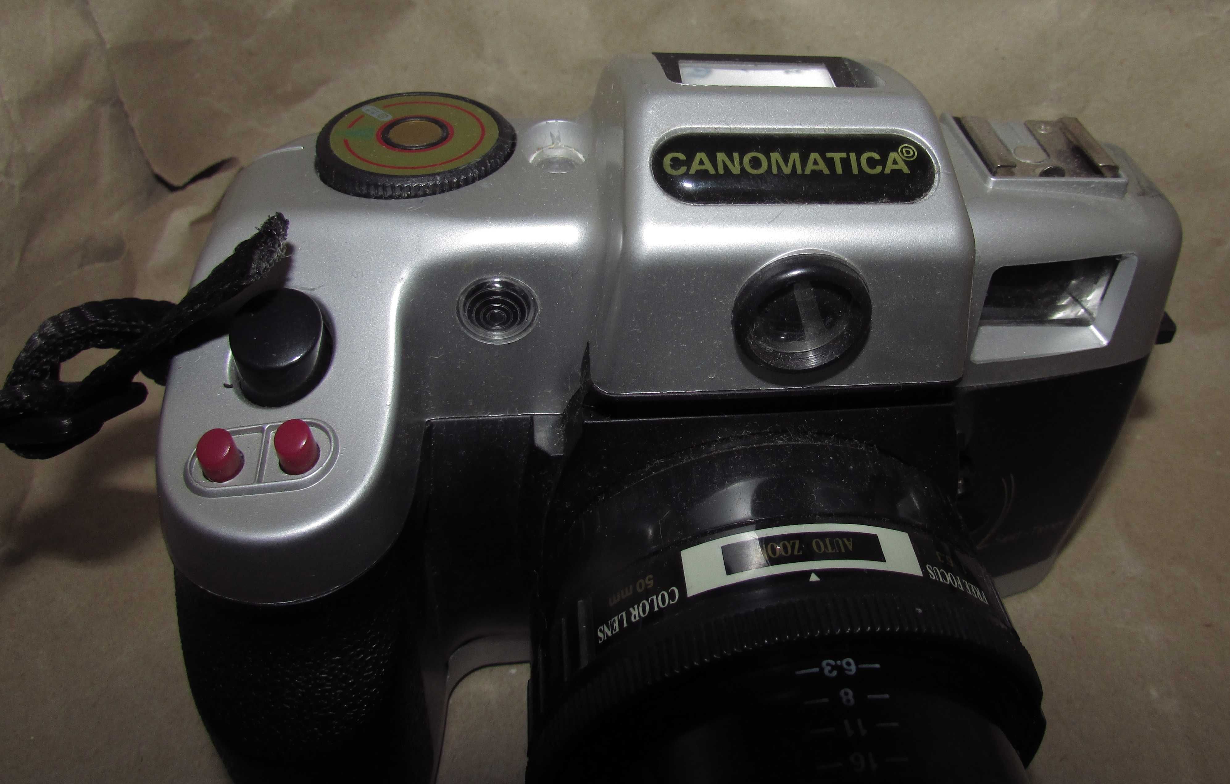 Aparat fotograficzny Canomatica z lampą błyskową