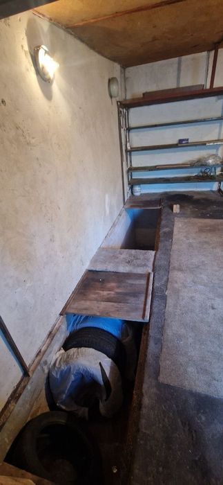 Продам кирпичный гараж в кооп.стоянке "Будівельник" Холодная Гора