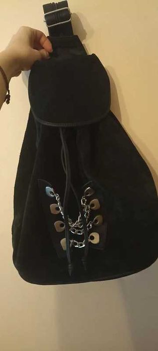 Mochila 100% camurça pele preta