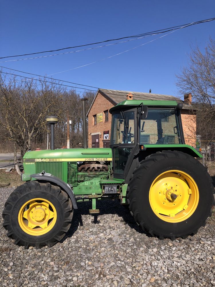 Трактор John Deere 3640
