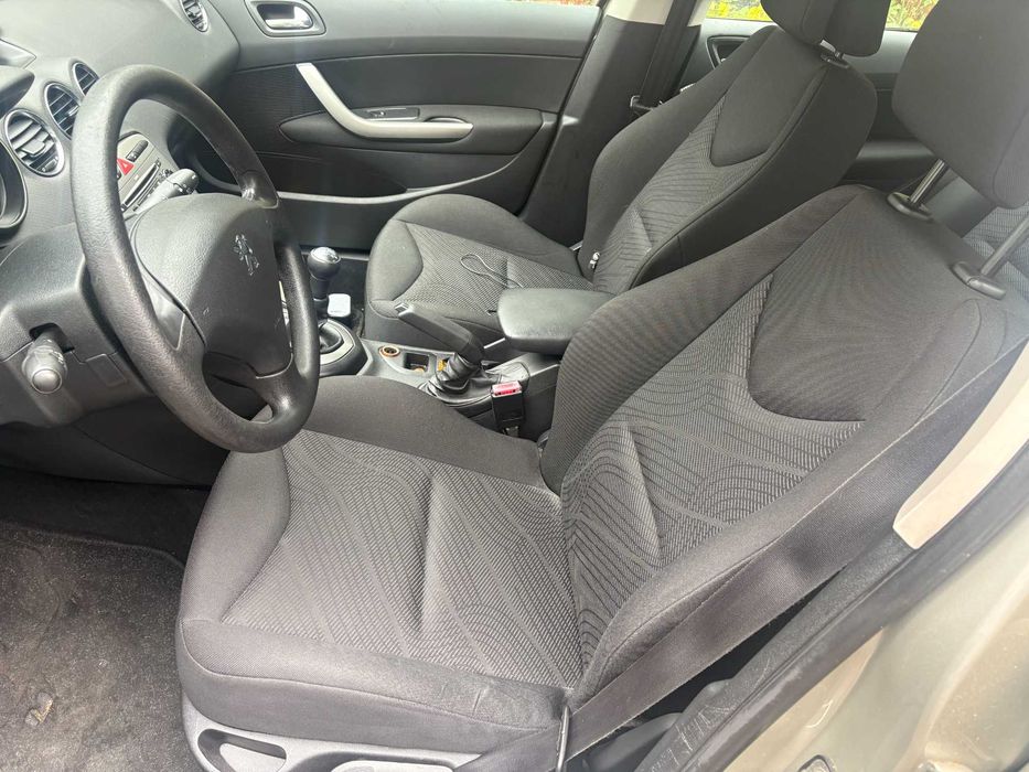 peugeot 308 1.4i 16v VVT 95 2008 rok sprowadzony