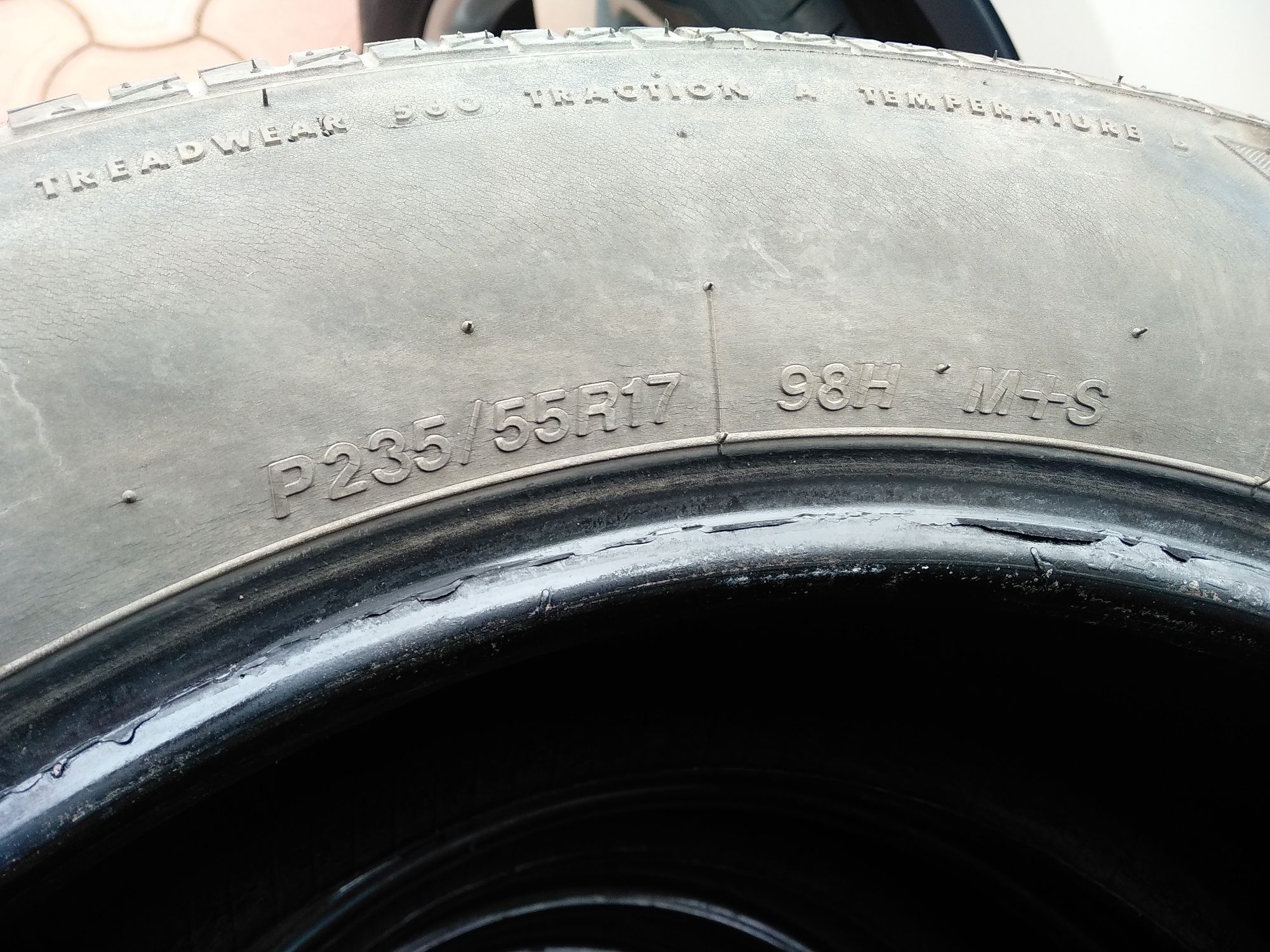 Продам резину Firestone 235/55 R 17