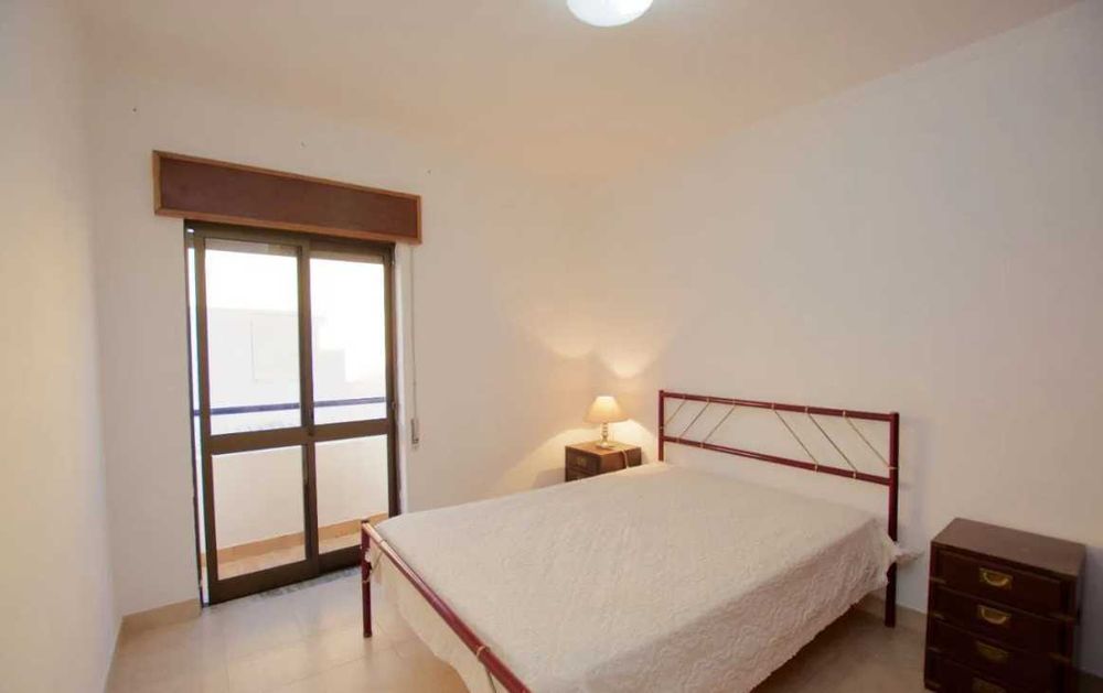 Armação de Pêra, T2 Frente á Praia dos Pescadores com Terraço Privado